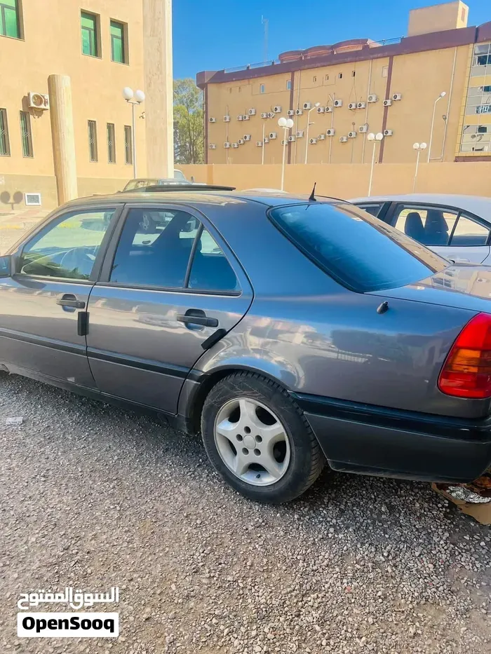 Mercedes-Benz C-Class 1999 photo 3