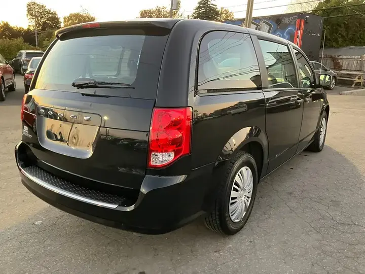 Dodge Grand Caravan 2017 photo 5