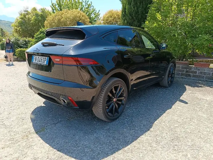 Jaguar E-Pace 2018 photo 3