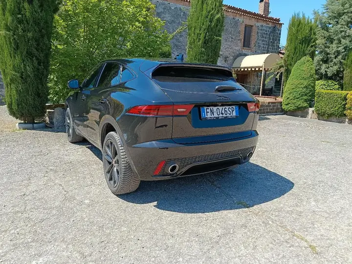 Jaguar E-Pace 2018 photo 4