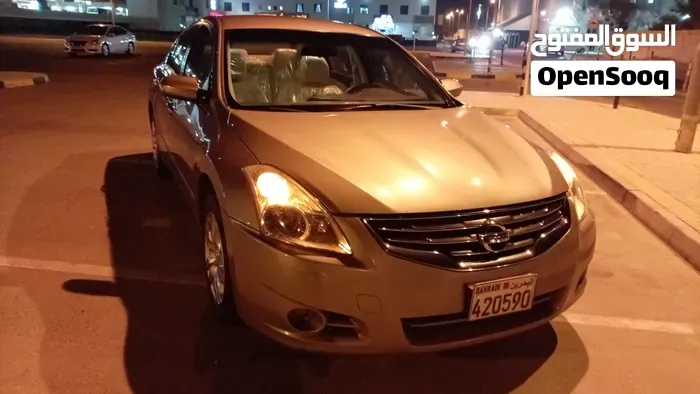 Nissan Altima 2012 photo 2