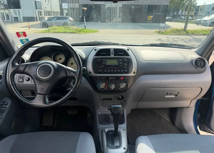 Toyota Rav4 2003 photo 2