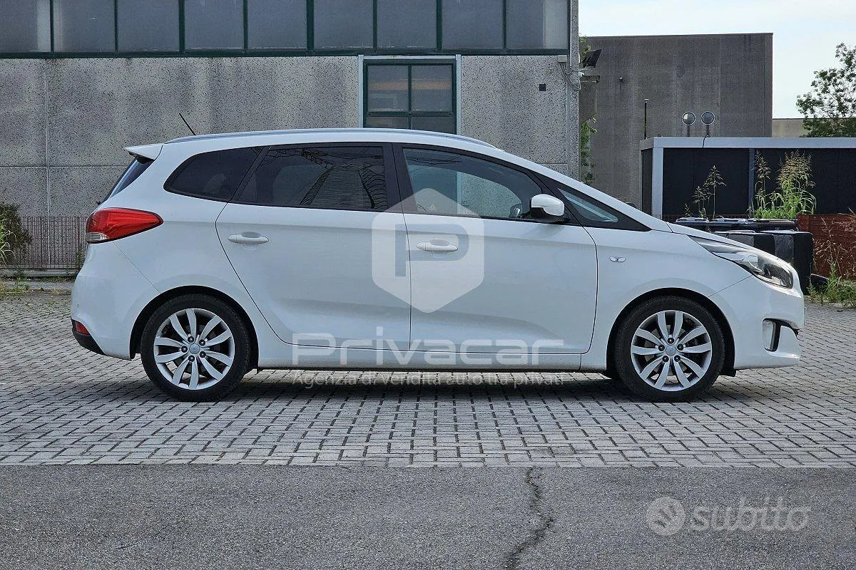 Kia Carens 2016 photo 4