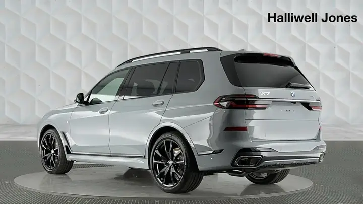 BMW X7 photo 2