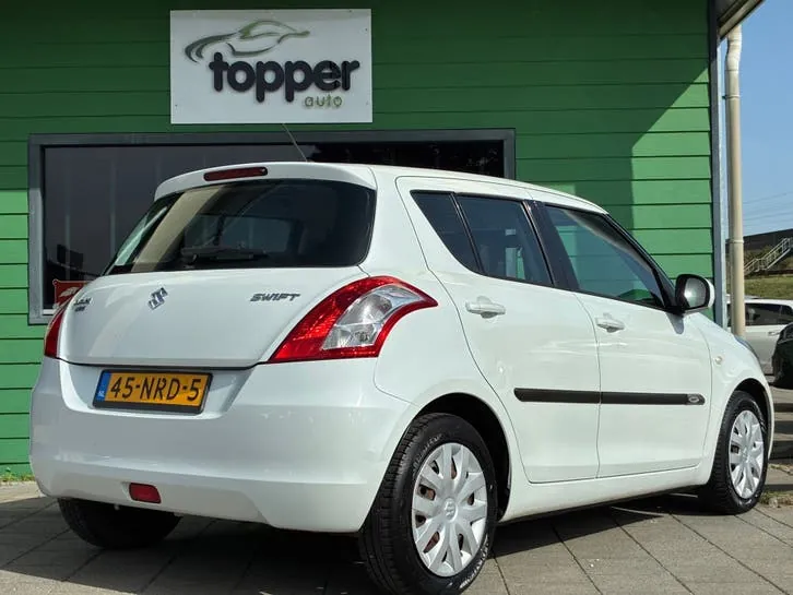 Suzuki Swift 2010 photo 3