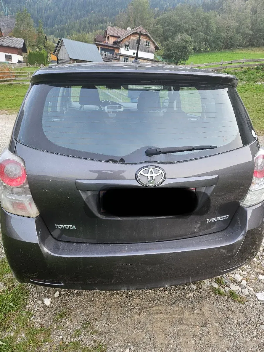 Toyota Verso 2009 photo 2