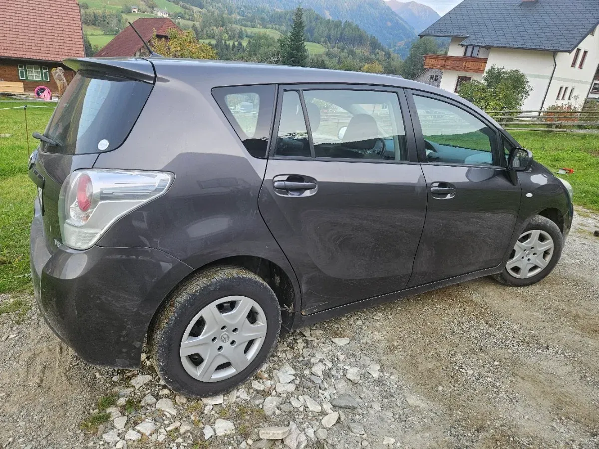 Toyota Verso 2009 photo 3