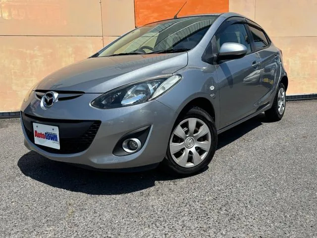 Mazda Demio 2012 photo 2