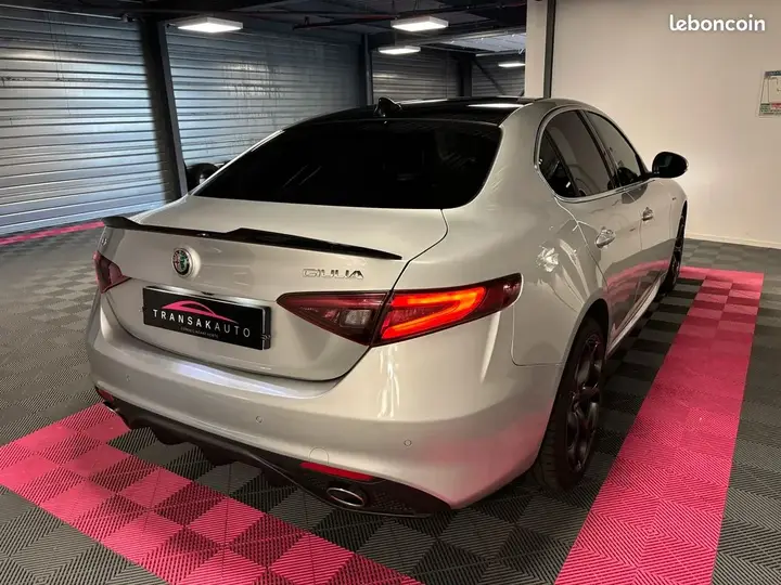 Alfa Romeo Giulia 2017 photo 4