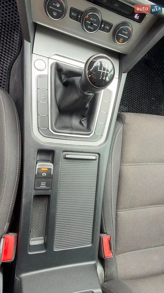 Volkswagen Passat 2017 photo 5