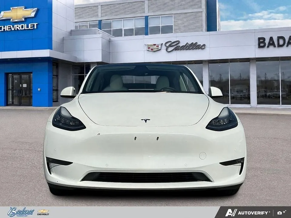 Tesla Model Y 2022 photo 2