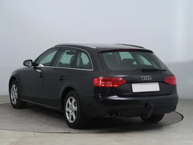 Audi A4 Avant 2010 photo 3