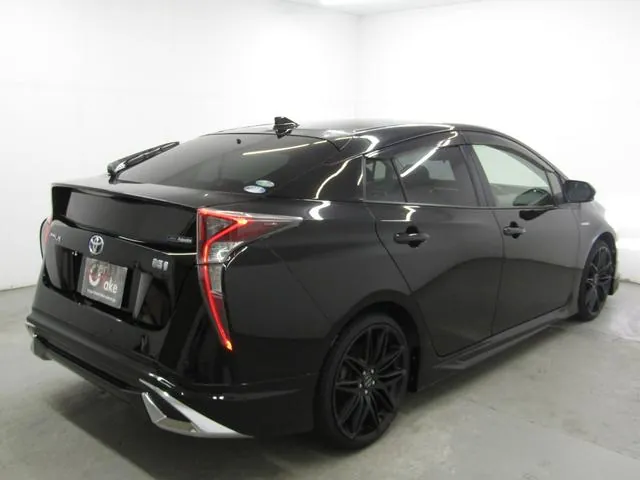 Toyota Prius 2017 photo 3