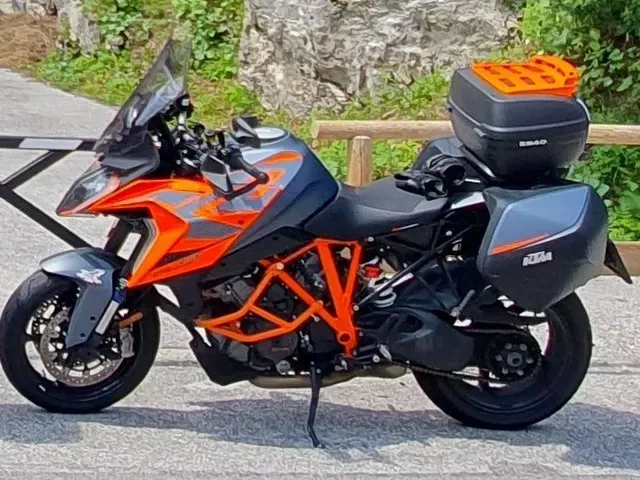 KTM 1290 Super Duke Gt 2022 photo 3