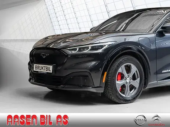 Ford Mustang Mach-E 2022 photo 2