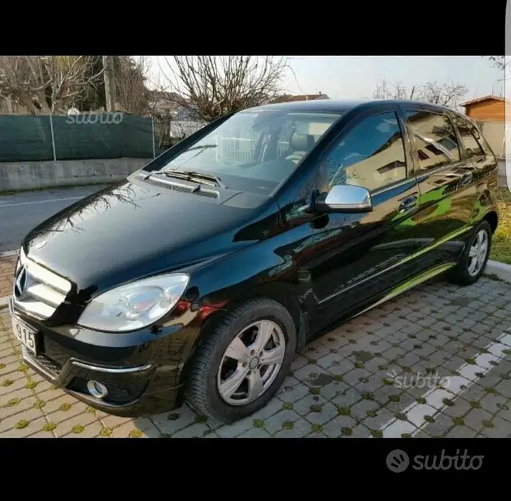 Mercedes-Benz B