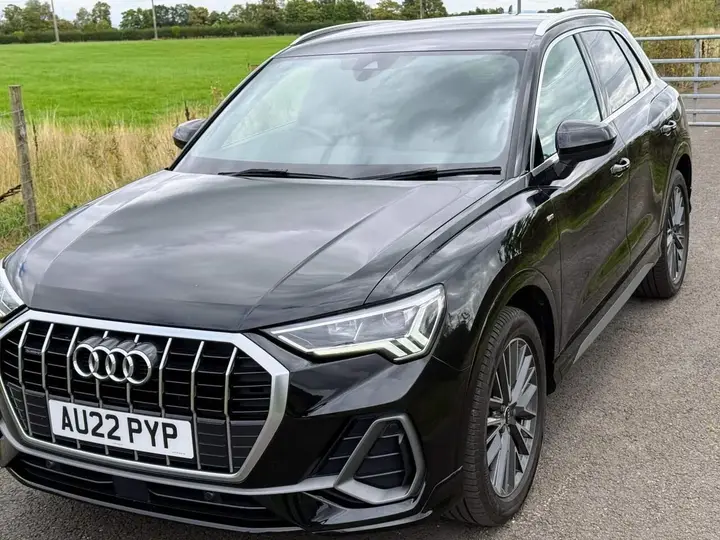 Audi Q3 2022 photo 4