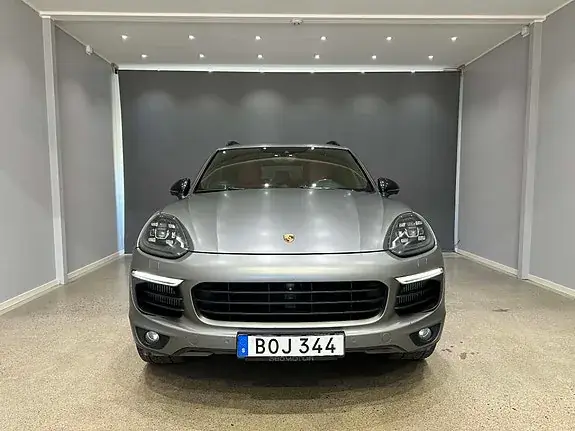 Porsche Cayenne S 2017 photo 2