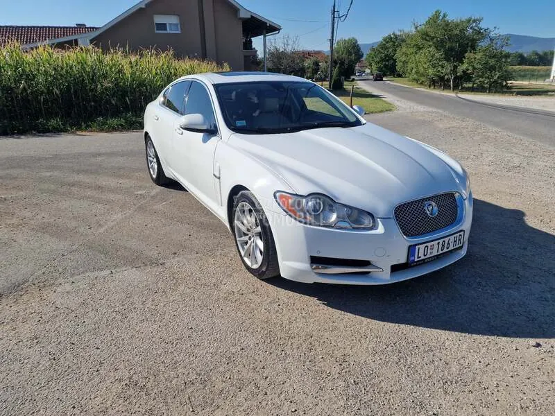 Jaguar Xf 2011 photo 3