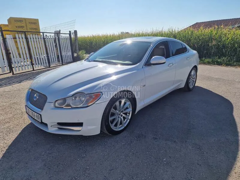 Jaguar Xf 2011 photo 2