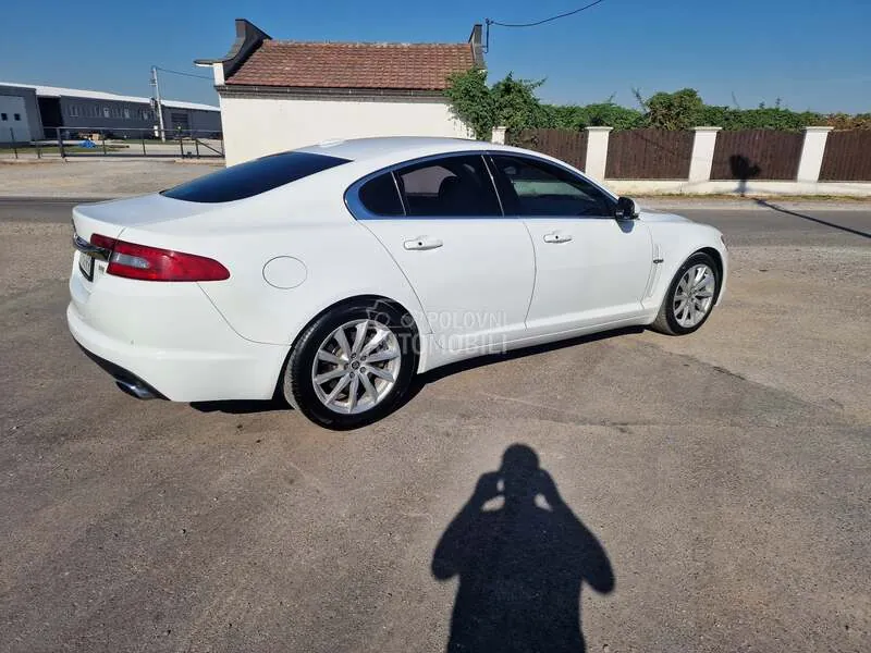 Jaguar Xf 2011 photo 5
