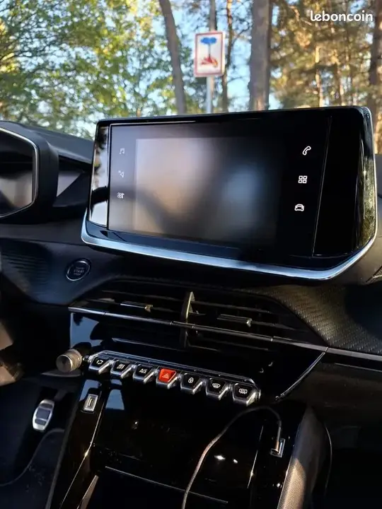 Peugeot 208 2023 photo 5