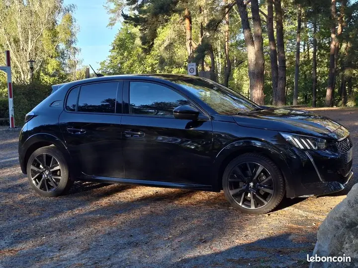 Peugeot 208 2023 photo 2