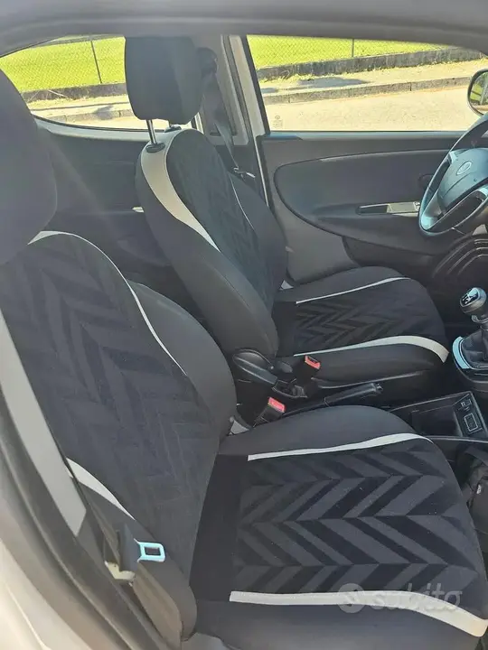 Lancia Ypsilon 2016 photo 5
