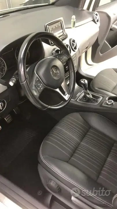 Mercedes-Benz B180 2013 photo 5