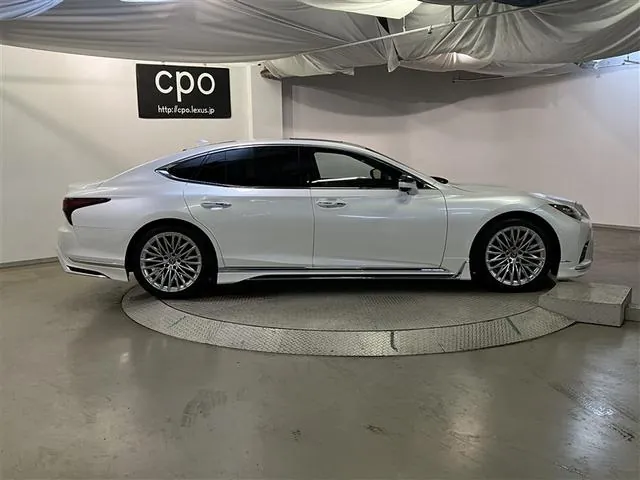 Lexus Ls500H 2023 photo 4