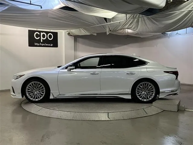 Lexus Ls500H 2023 photo 3