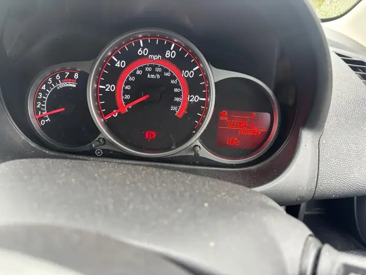 Mazda Mazda2 2010 photo 3