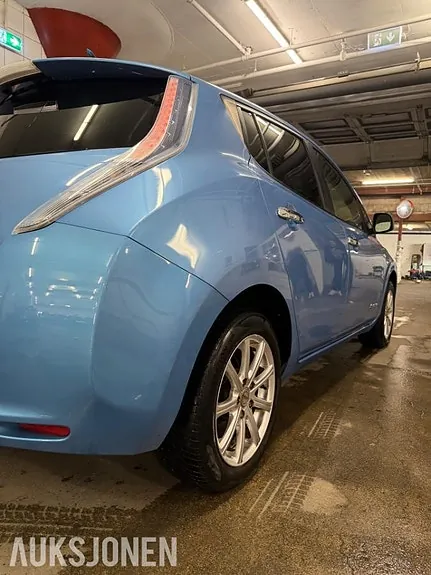 Nissan Leaf 2013 photo 3