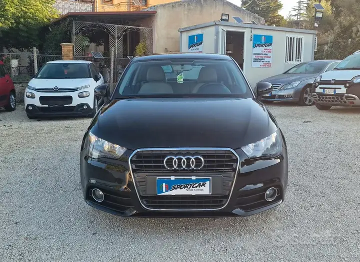 Audi A1 2010 photo 2