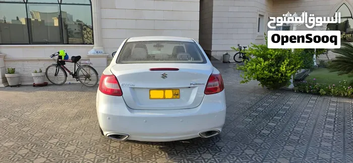 Suzuki Kizashi 2016 photo 3