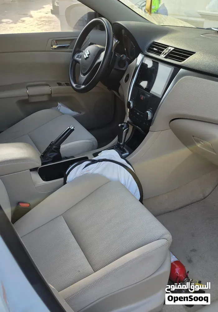 Suzuki Kizashi 2016 photo 4