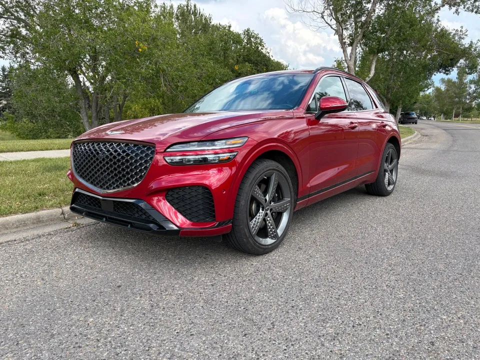 Genesis Gv70