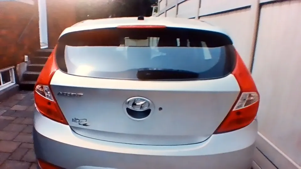 Hyundai Accent 2012 photo 3