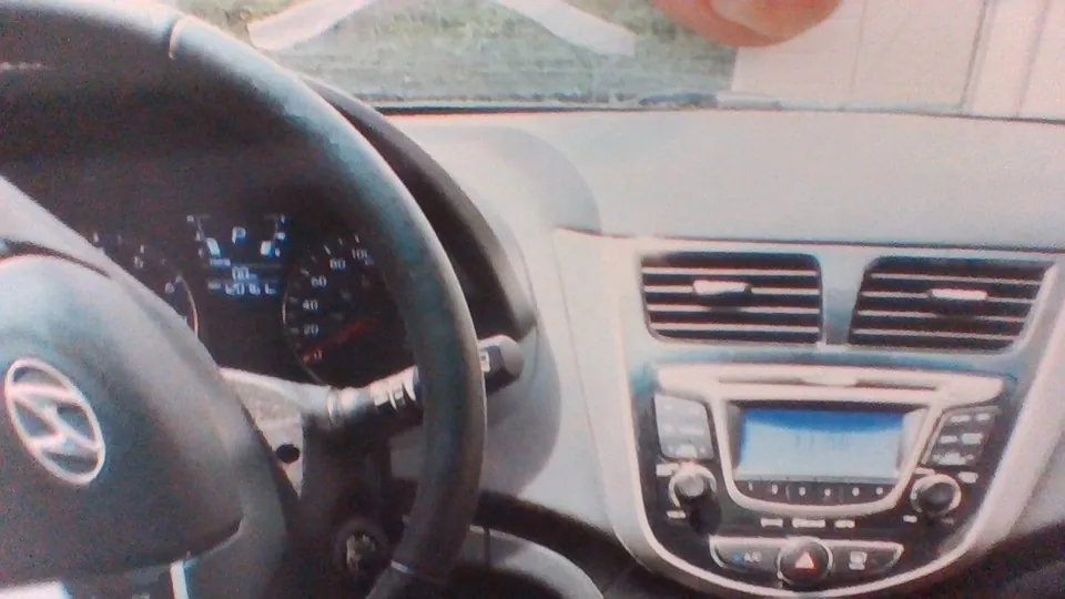 Hyundai Accent 2012 photo 4
