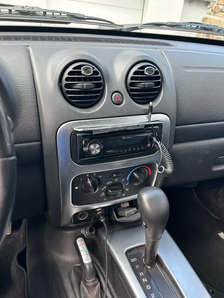 Jeep Cherokee 2001 photo 2