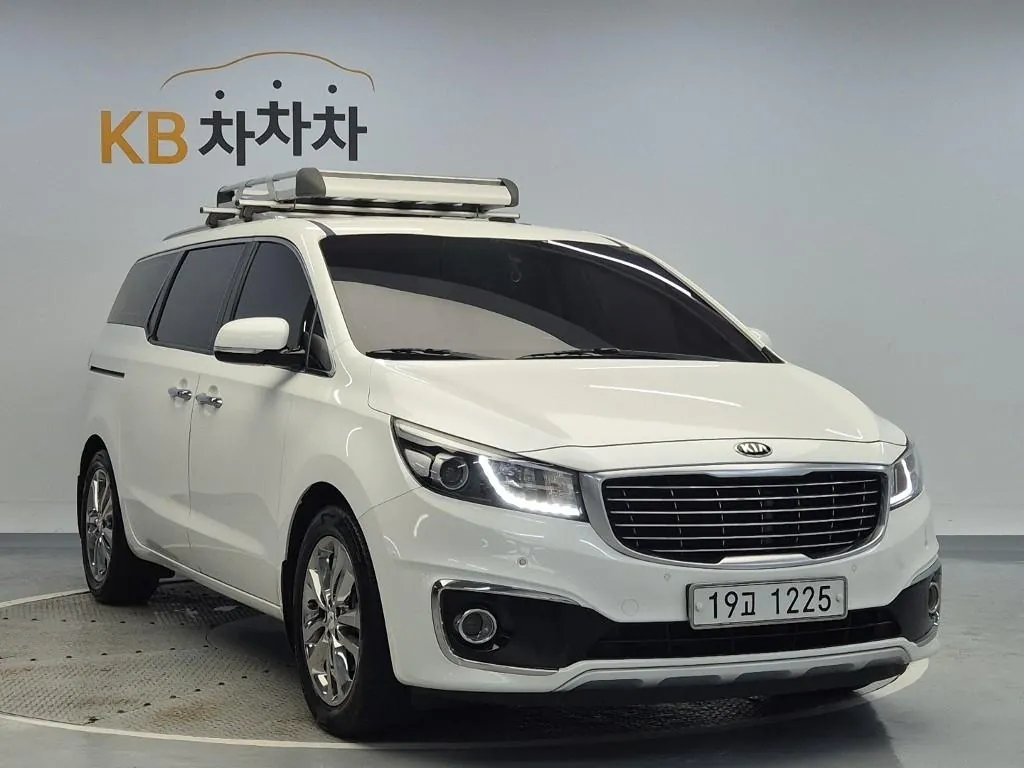 Kia Carnival 2017 photo 4
