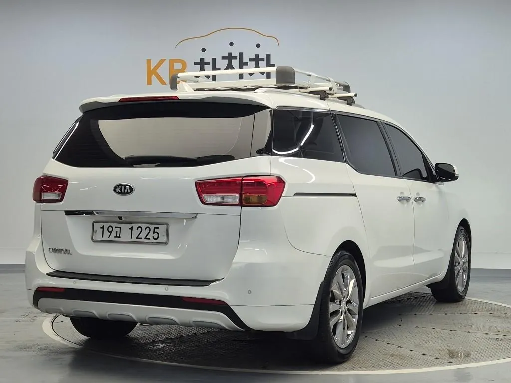Kia Carnival 2017 photo 3