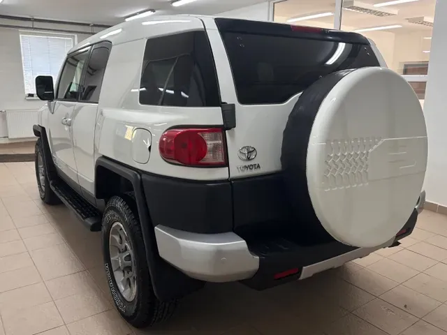 Toyota Fj Cruiser 2014 photo 3