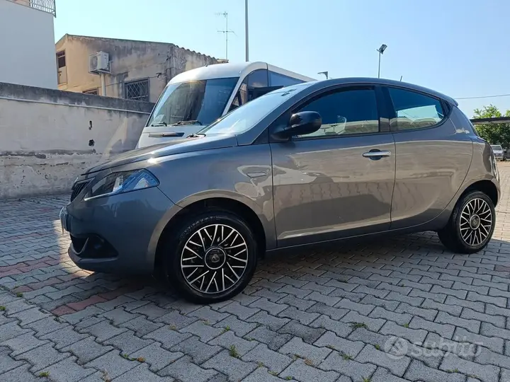 Lancia Ypsilon 2024 photo 3