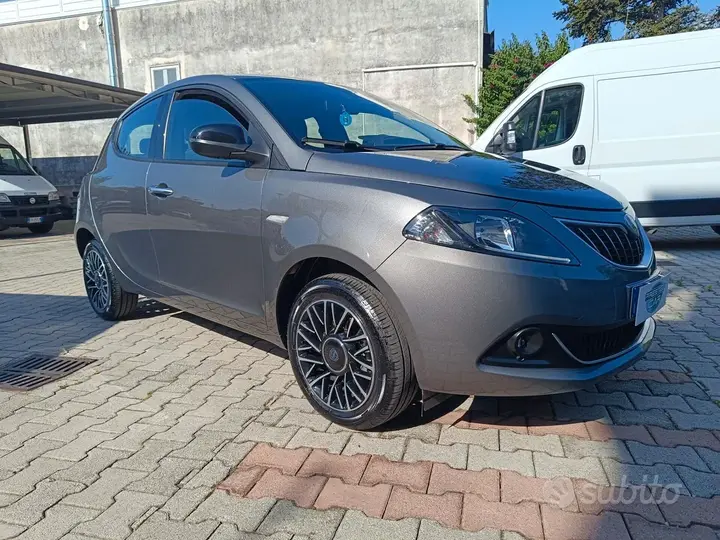 Lancia Ypsilon 2024 photo 2