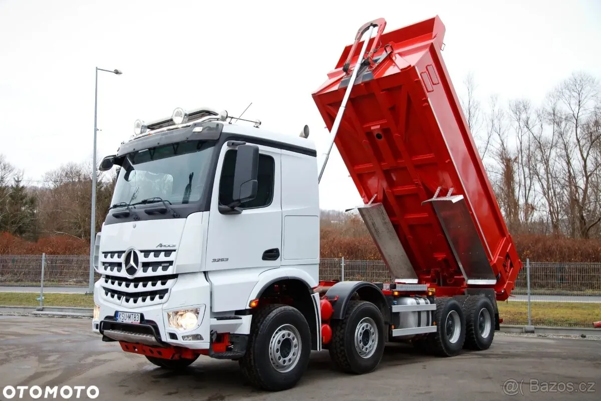 Mercedes-Benz Arocs 2018 photo 2