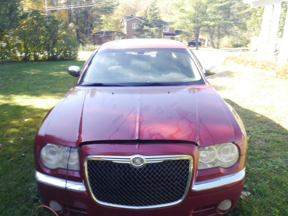 Chrysler 300 2010 photo 2