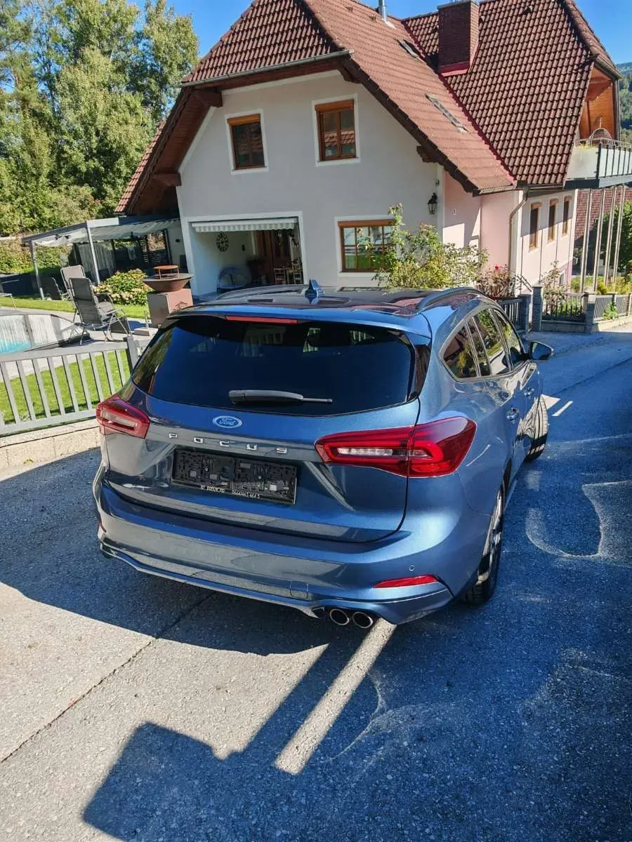 Ford Focus 2022 photo 2