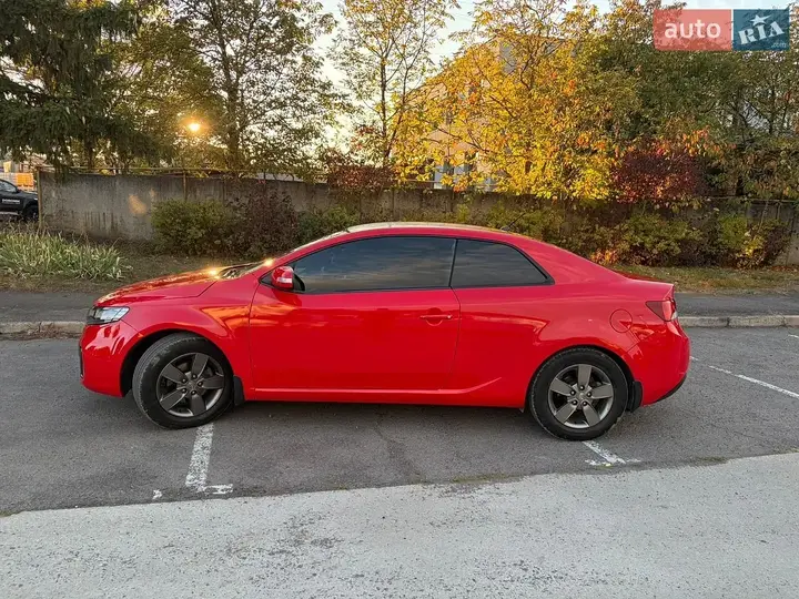 Kia Cerato 2011 photo 2
