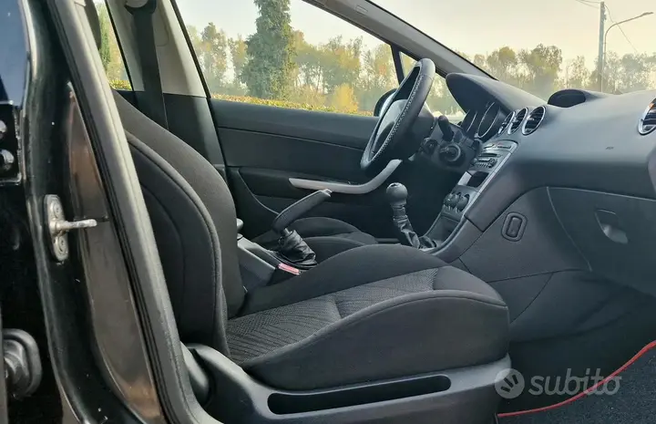 Peugeot 308 2011 photo 5
